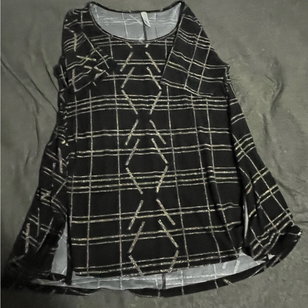 LuLaRoe Black and Cream Geometric Perfect-T